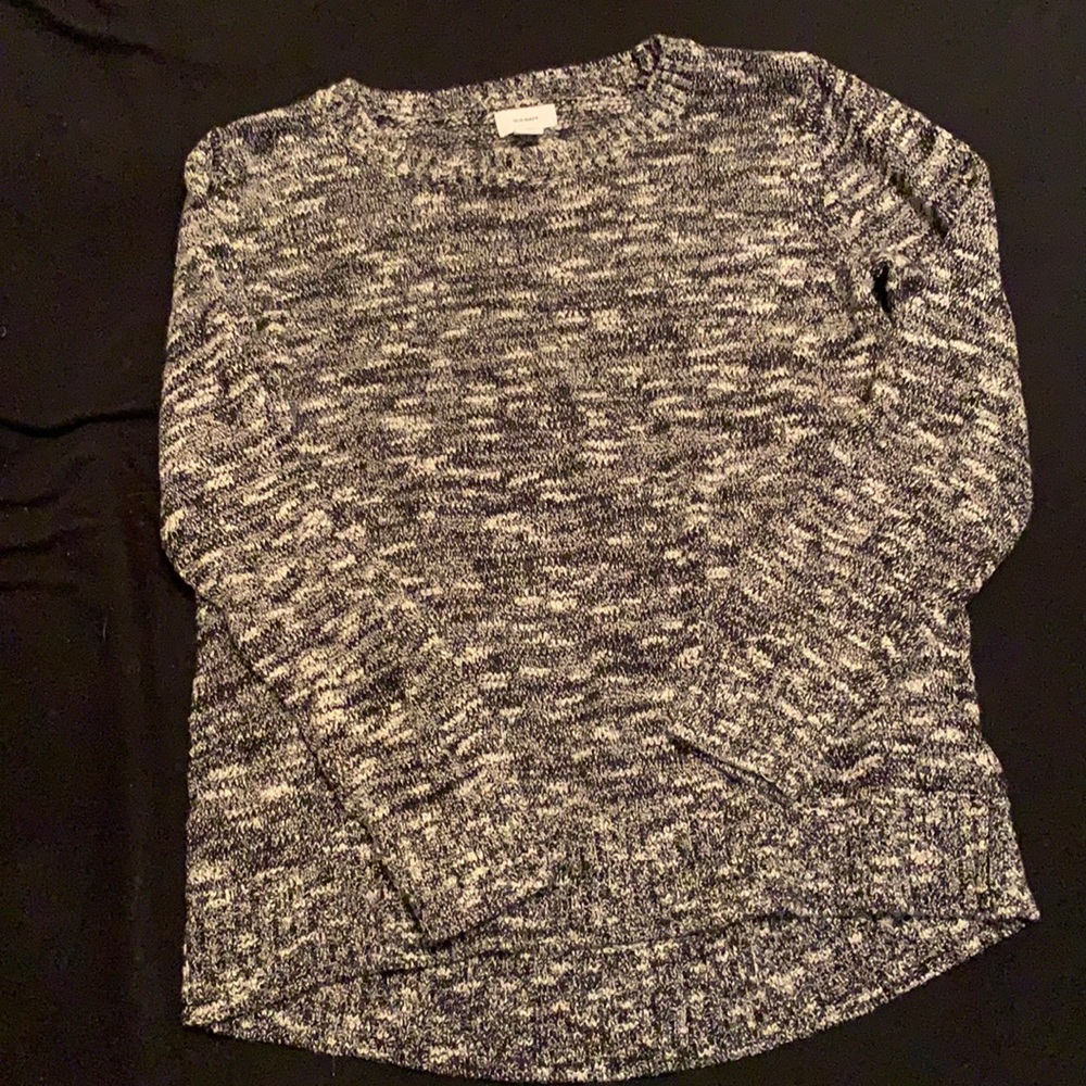 Black and white sweater. Worn before but in good condition